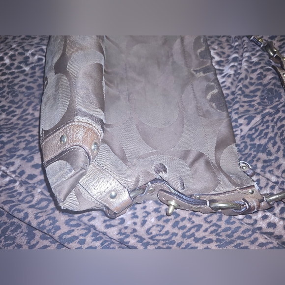 Coach purse - Picture 3 of 4